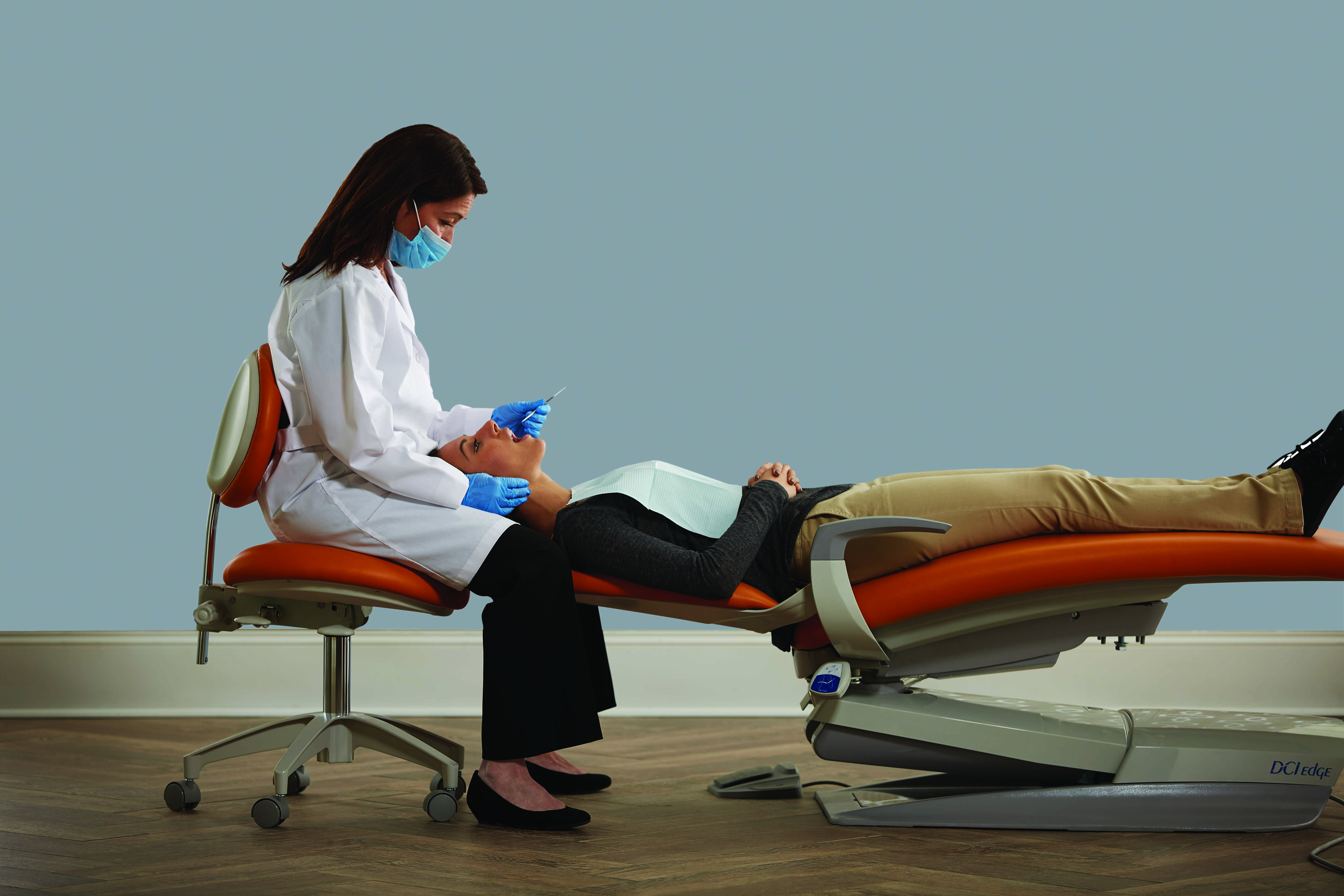 DCI Series 5 Dental Chair w/ 200 Watt Transformer